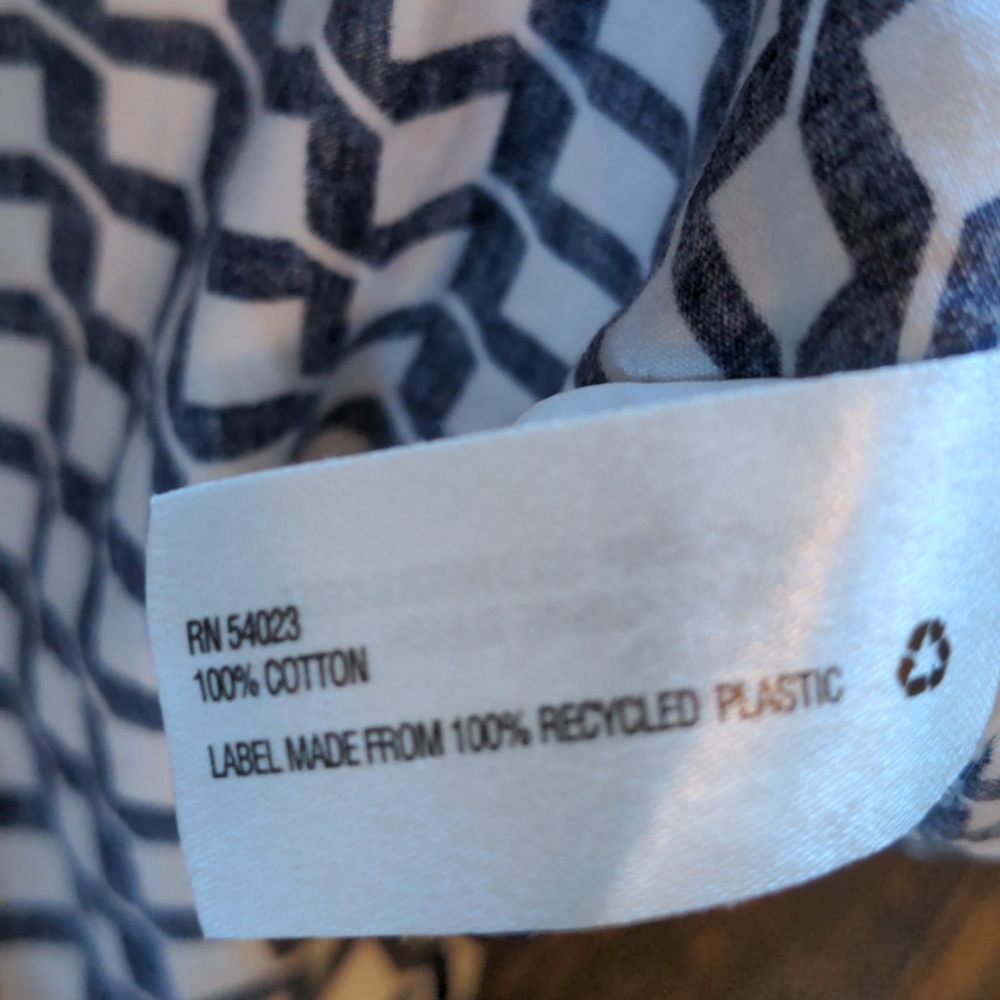 Patterned Gap Tailored Shirt - Picture 6 of 6